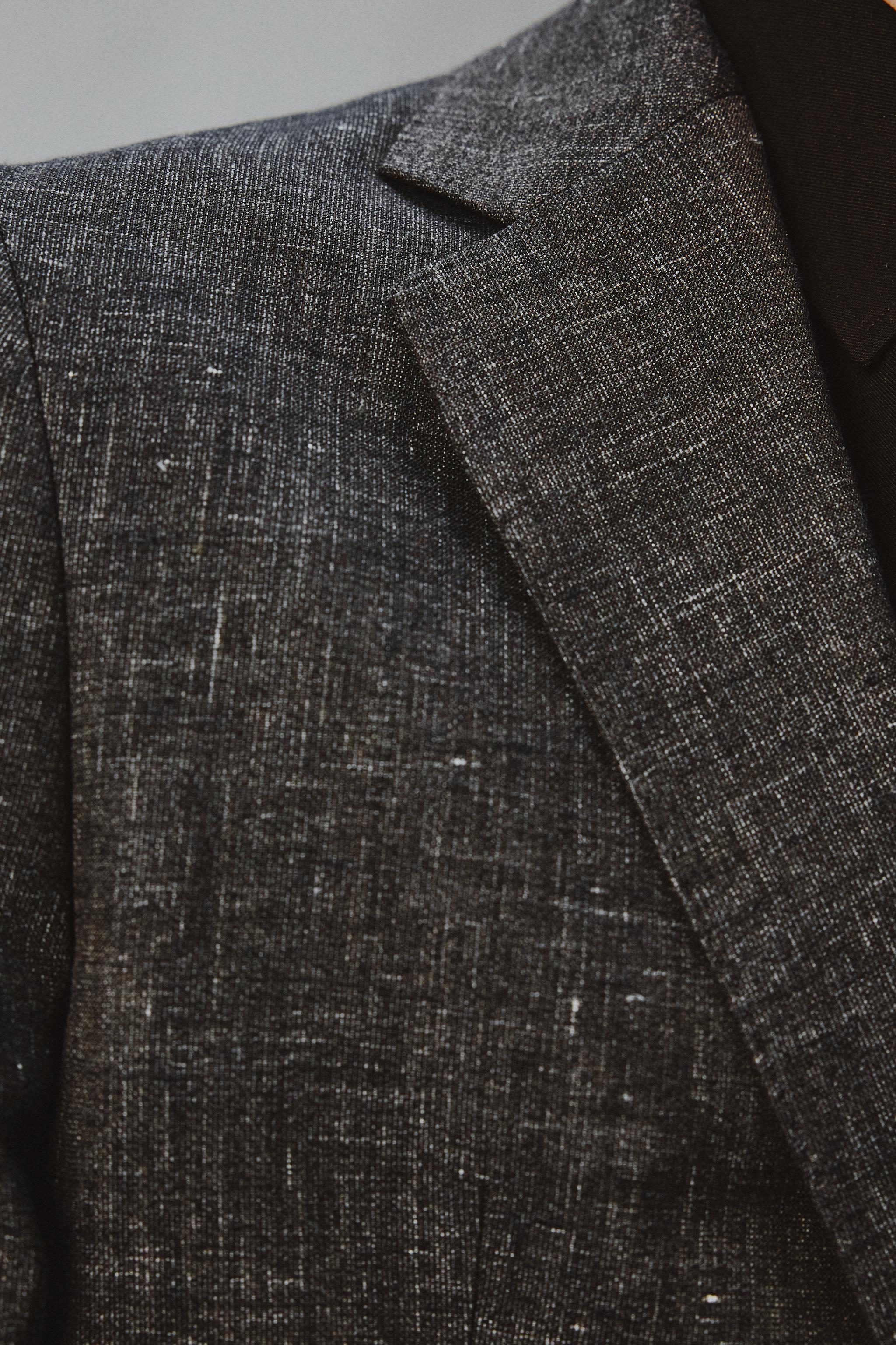 REGULAR FIT TEXTURED SUIT JACKET